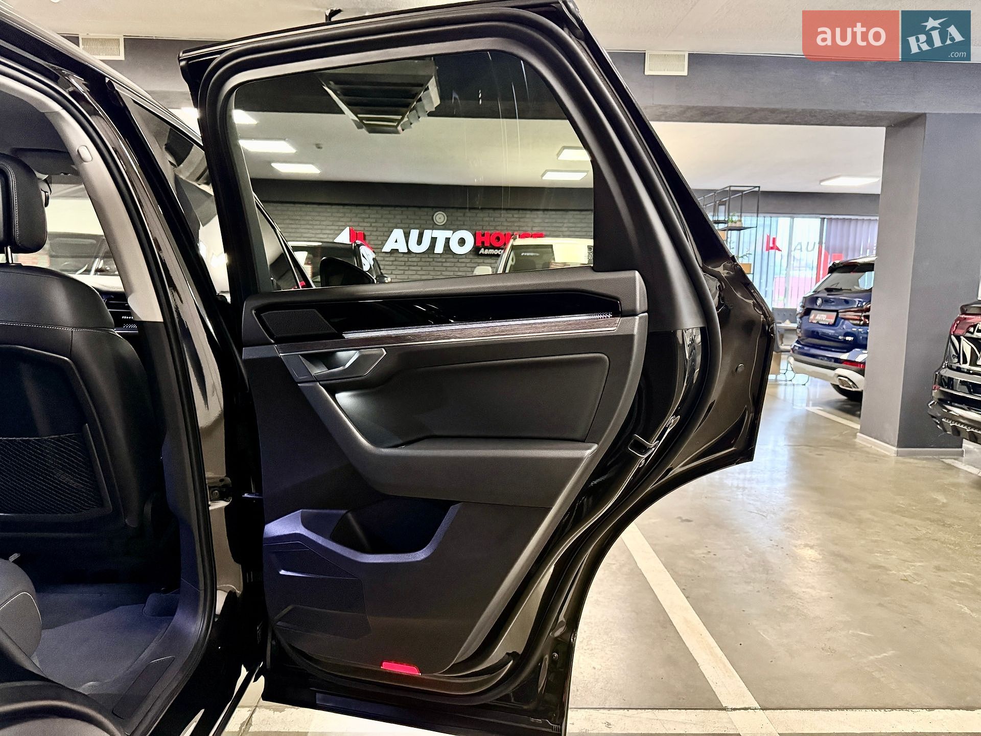 Volkswagen Touareg 2021 VIN WVGZZZCRZND000839 фото оголошення 81 з 102