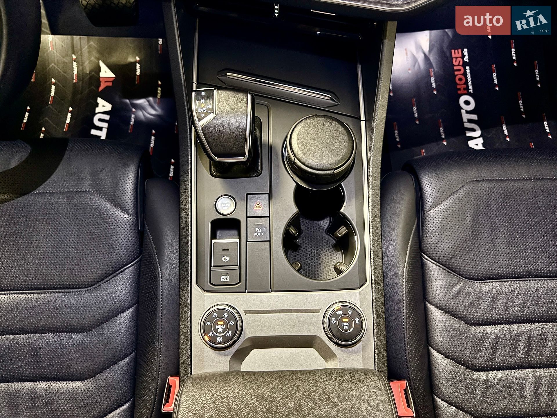 Volkswagen Touareg 2021 VIN WVGZZZCRZND000839 фото оголошення 93 з 102