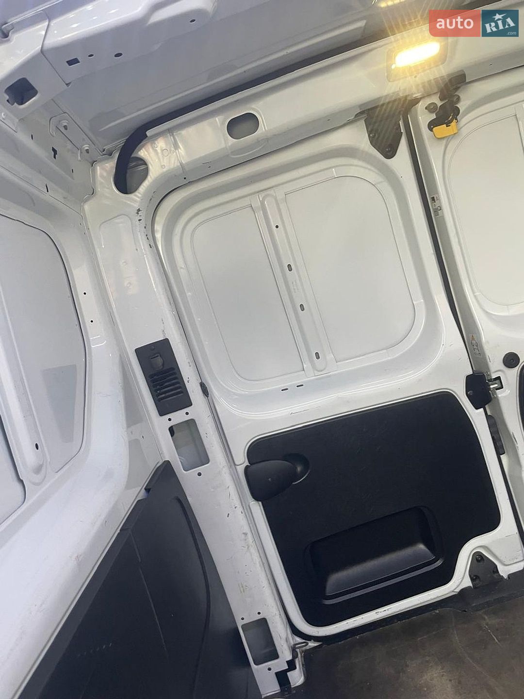 Nissan Primastar 2022 VIN VNVF4000669127347 фото оголошення 30 з 34