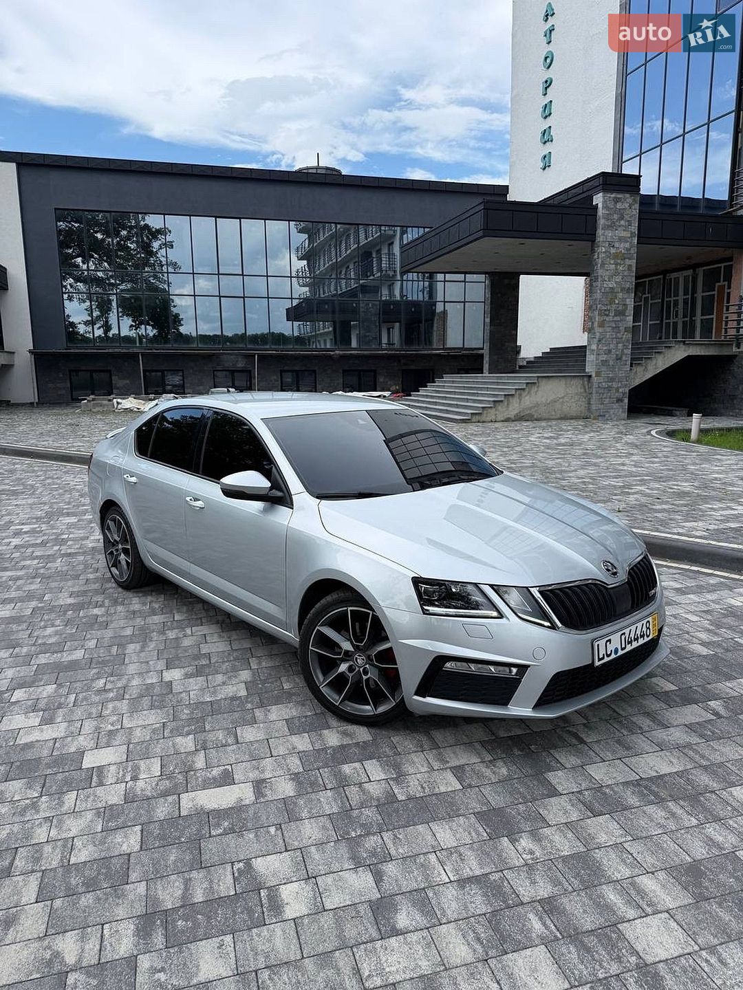 Skoda Octavia 2017 VIN TMBAK7NE9J0117623 фото оголошення 4 з 51