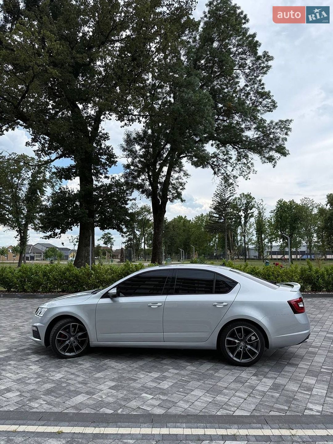 Skoda Octavia 2017 VIN TMBAK7NE9J0117623 фото оголошення 2 з 25