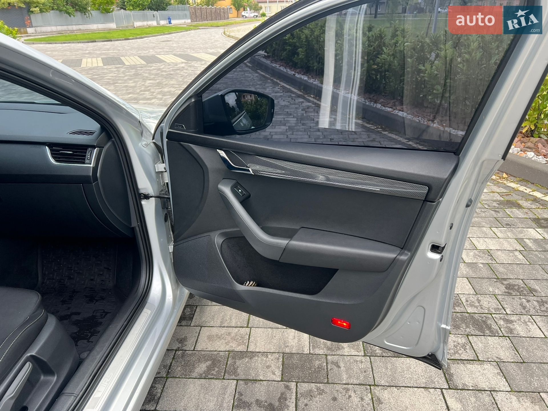 Skoda Octavia 2017 VIN TMBAK7NE9J0117623 фото оголошення 12 з 25