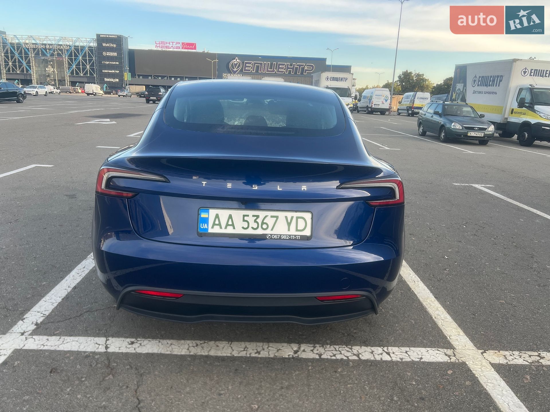 Tesla Model 3 2024 VIN 5YJ3E1EA7SF882228 фото оголошення 7 з 11