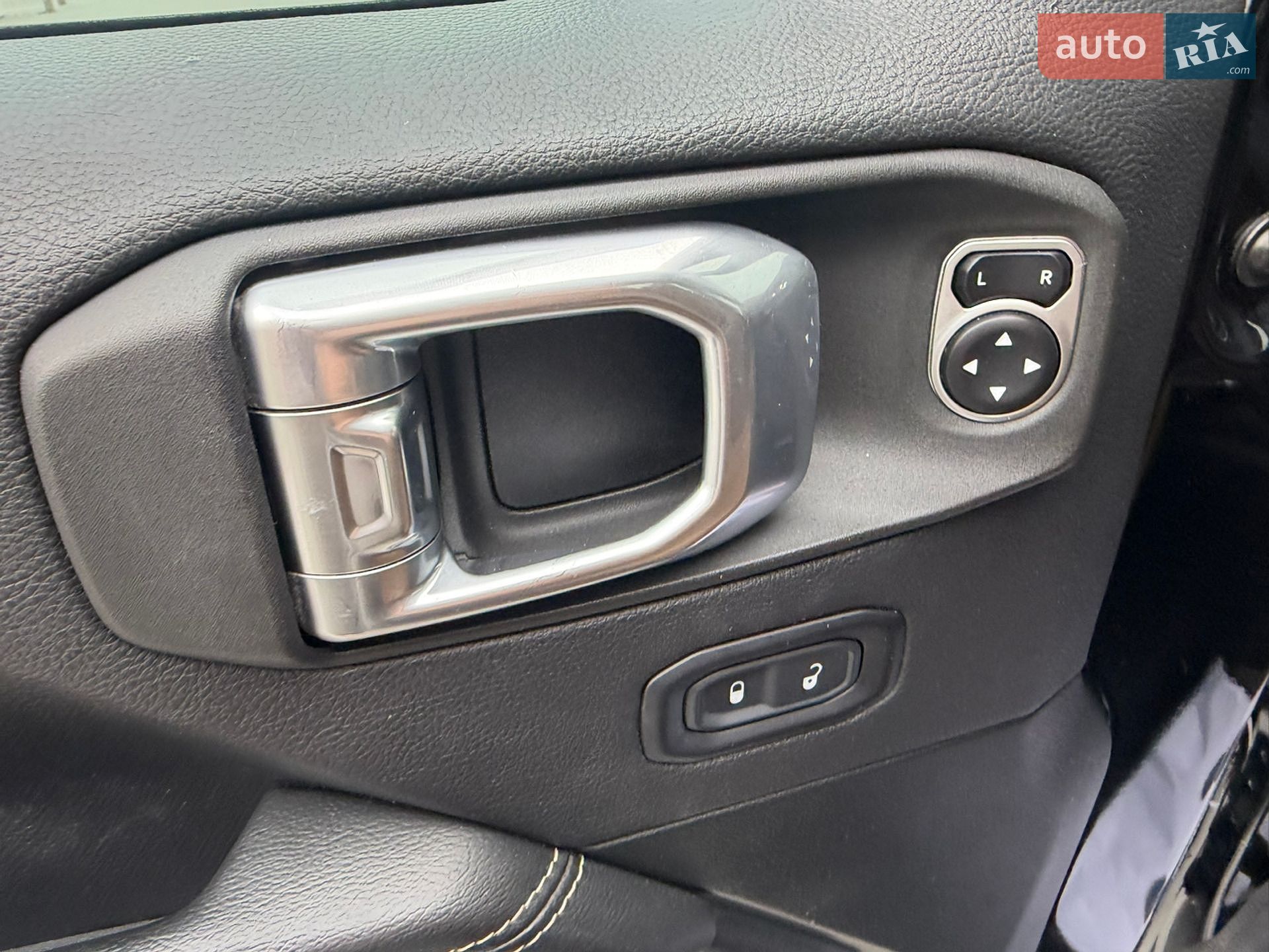 Jeep Wrangler 2020 VIN 1C4HJXEG9LW351084 фото оголошення 31 з 45
