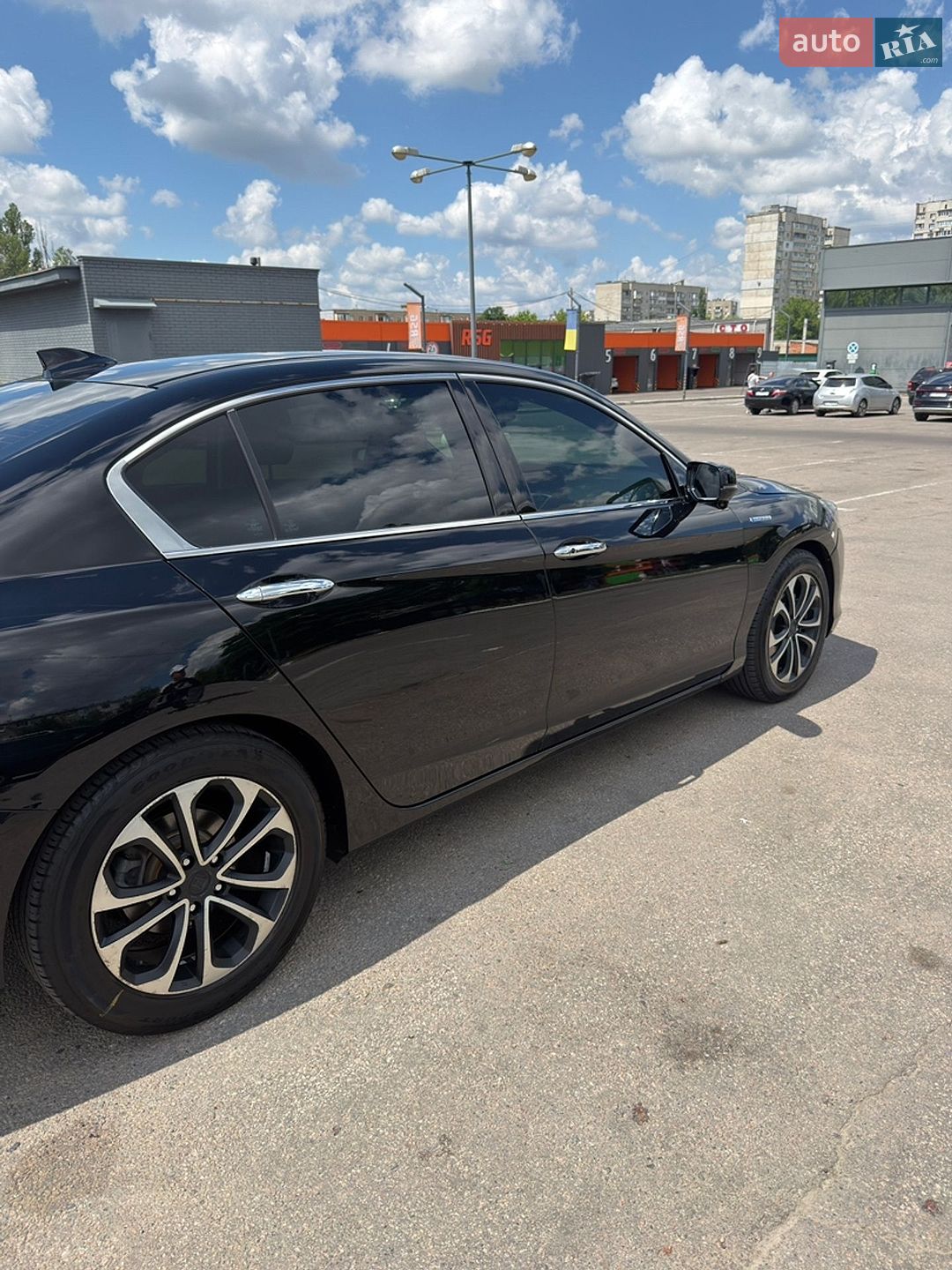 Honda Accord 2015 VIN 1HGCR6F36FA010141 фото оголошення 7 з 23