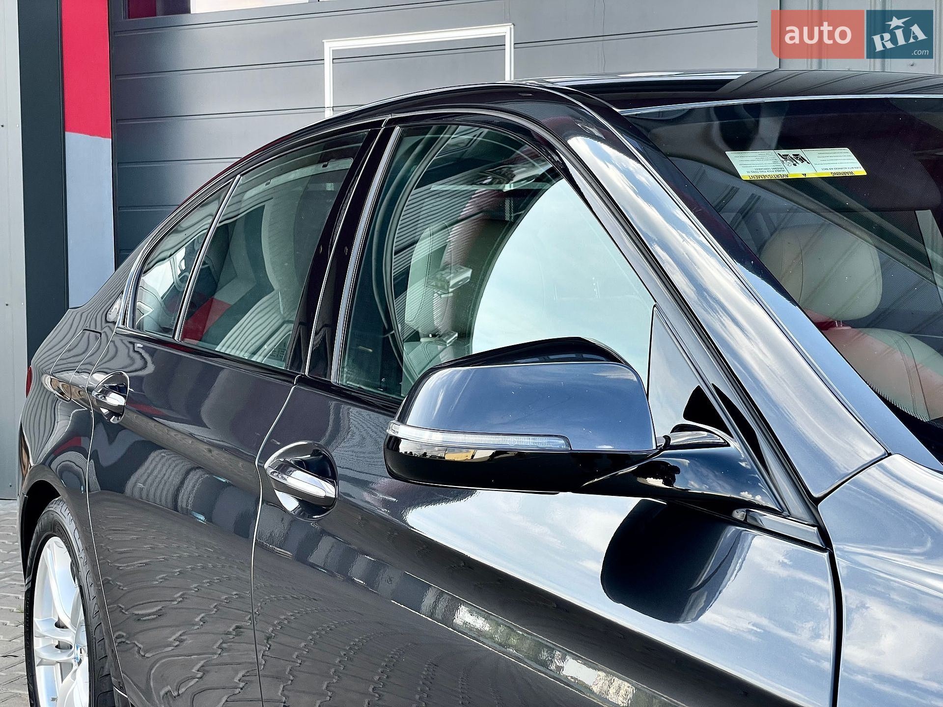 BMW 5 Series 2014 VIN WBA5A5C55ED503026 фото оголошення 12 з 167