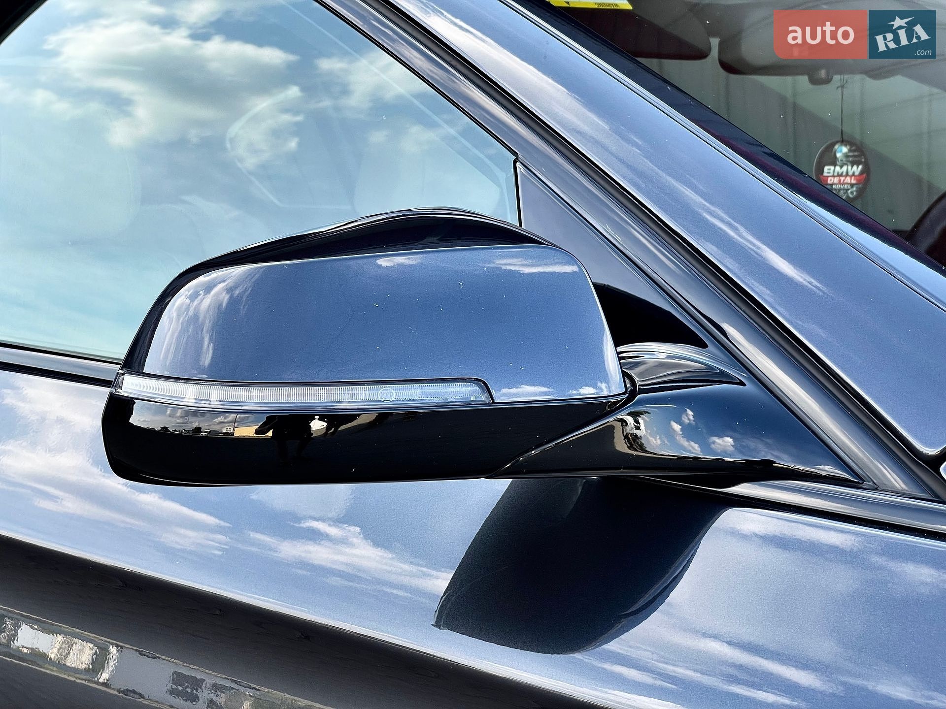 BMW 5 Series 2014 VIN WBA5A5C55ED503026 фото оголошення 16 з 167