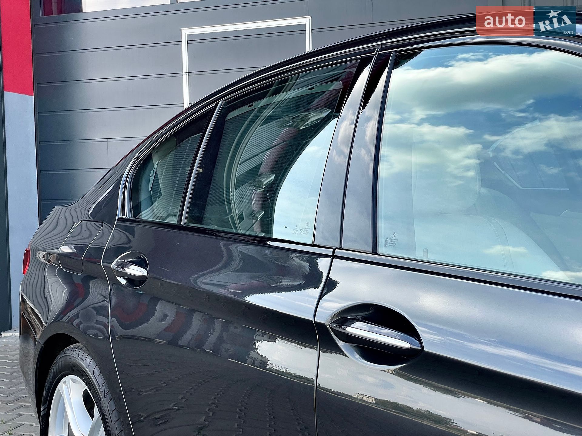 BMW 5 Series 2014 VIN WBA5A5C55ED503026 фото оголошення 17 з 167