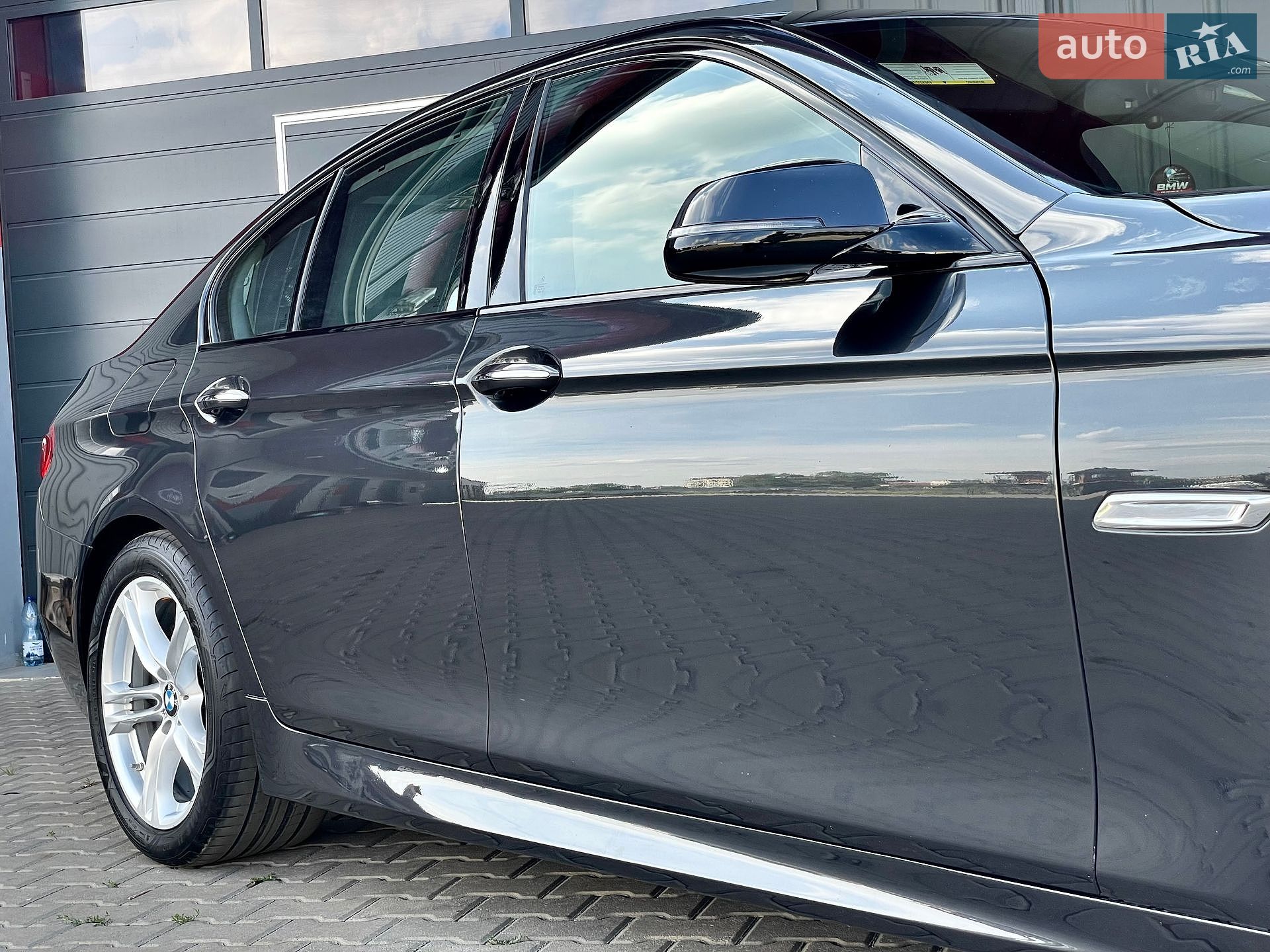 BMW 5 Series 2014 VIN WBA5A5C55ED503026 фото оголошення 19 з 167
