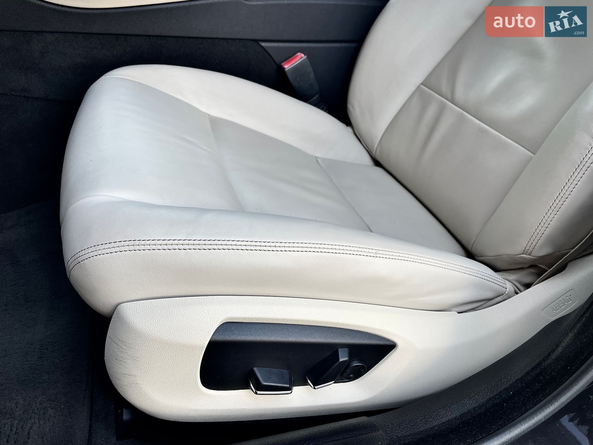 BMW 5 Series 2014 VIN WBA5A5C55ED503026 фото оголошення 92 з 167