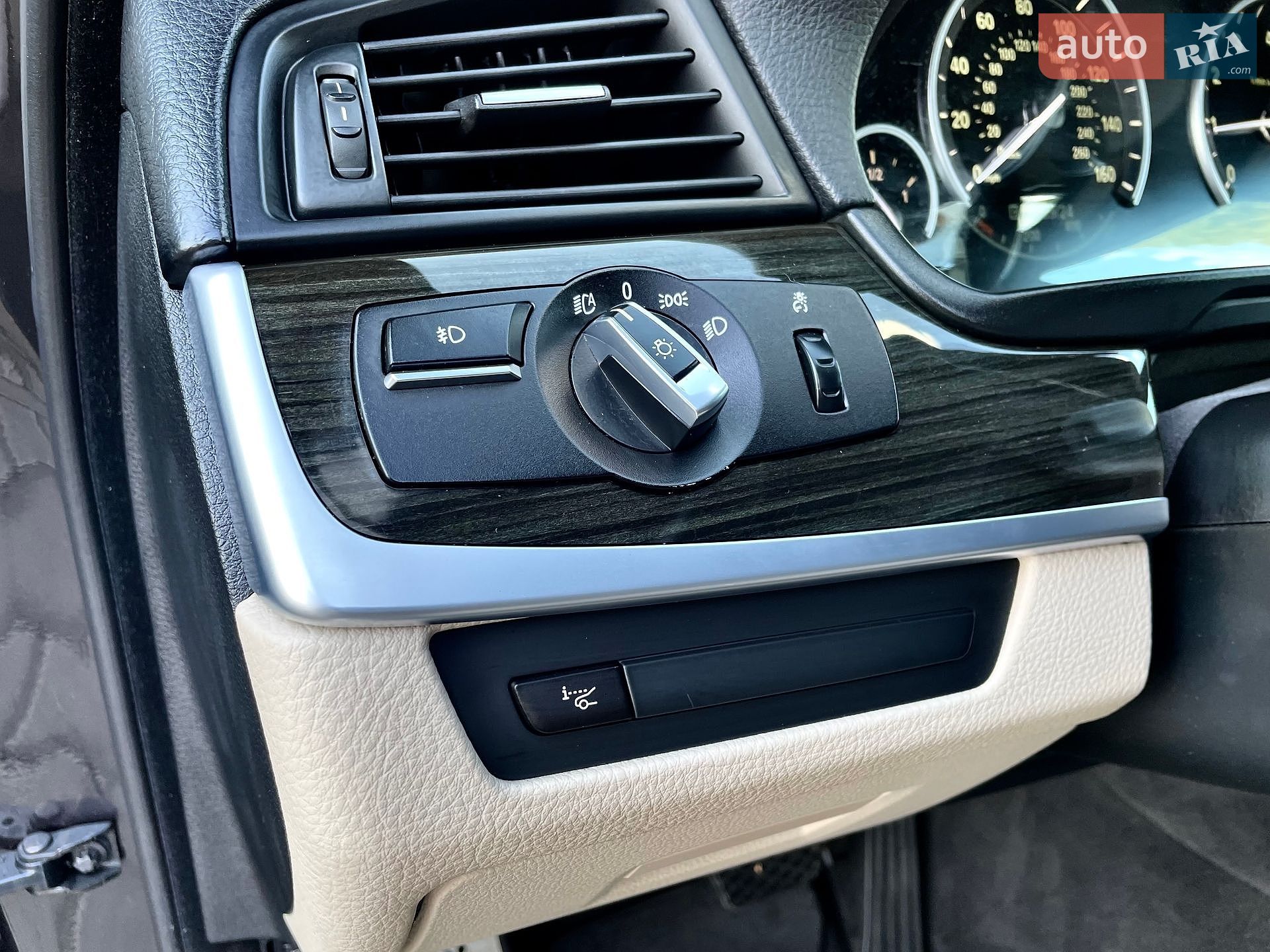 BMW 5 Series 2014 VIN WBA5A5C55ED503026 фото оголошення 94 з 167