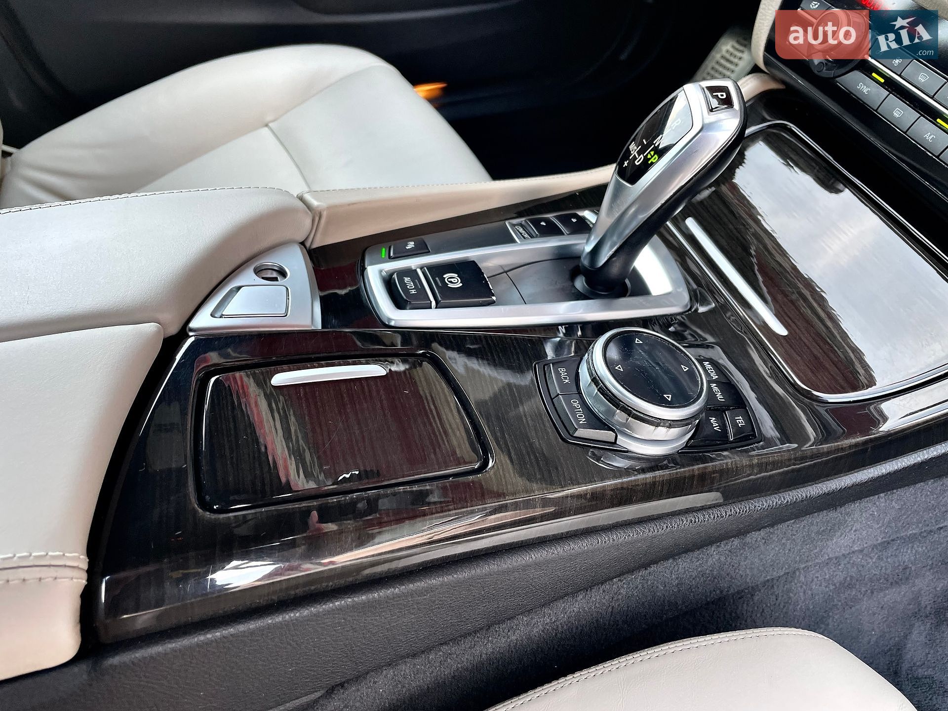 BMW 5 Series 2014 VIN WBA5A5C55ED503026 фото оголошення 121 з 167