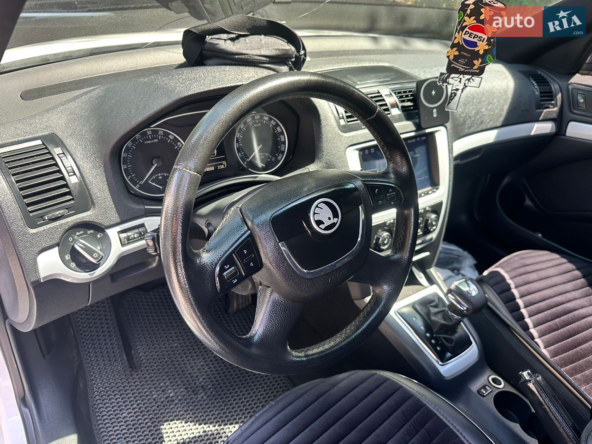 Skoda Octavia 2010 VIN TMBHT61Z4B2026392 фото оголошення 7 з 10
