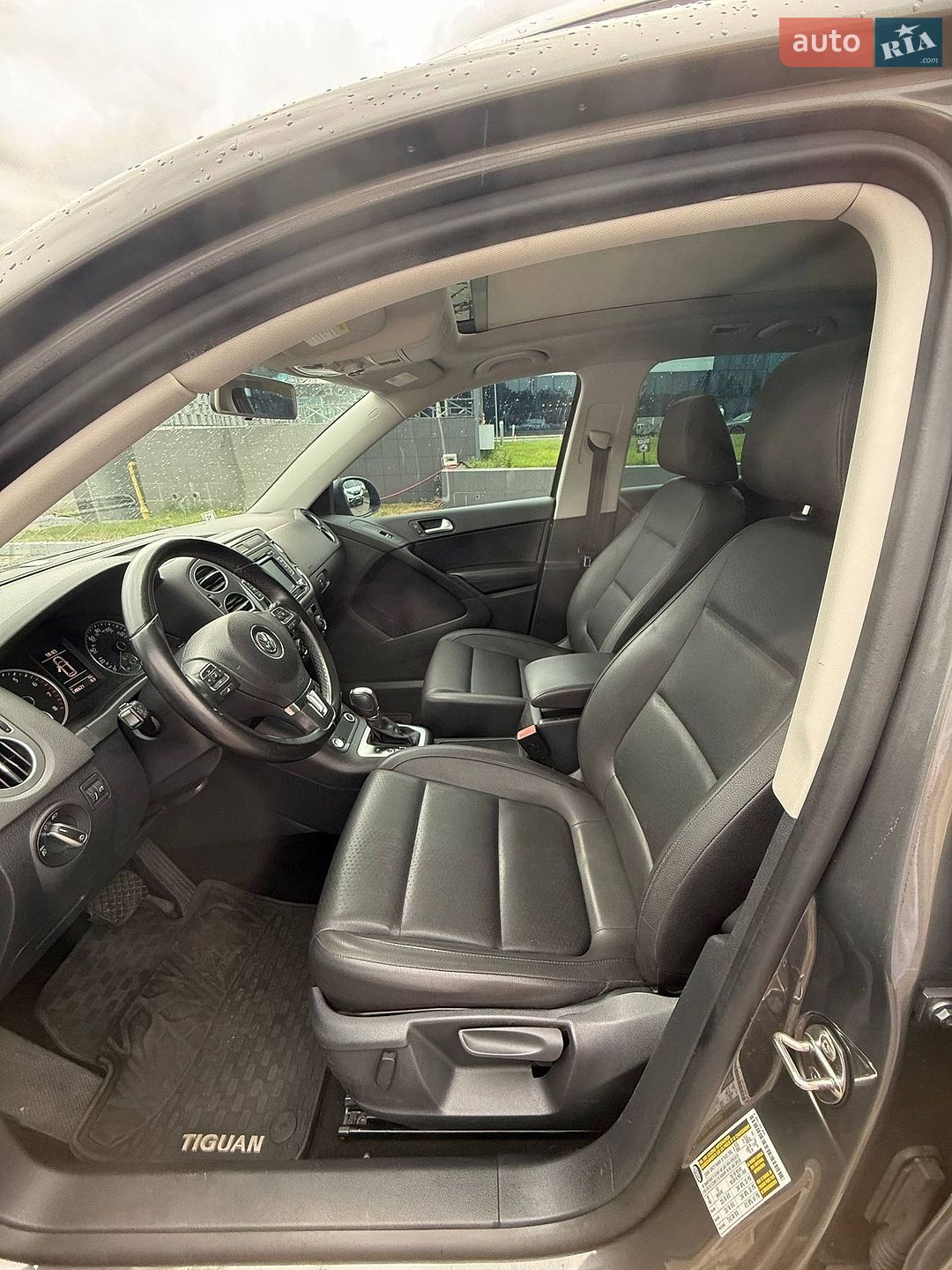 Volkswagen Tiguan 2015 VIN WVGAV7AX0FW608435 фото оголошення 2 з 11