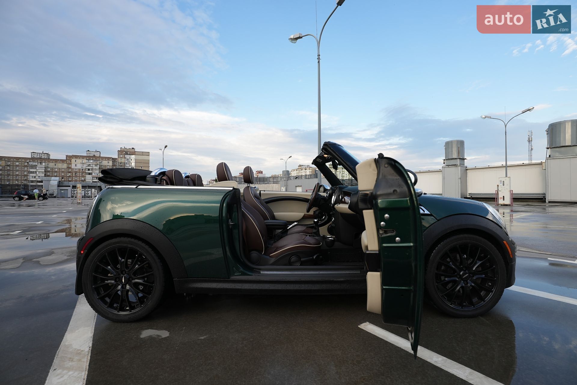 MINI Convertible 2011 VIN WMWZP3C53BTX84409 фото оголошення 42 з 42