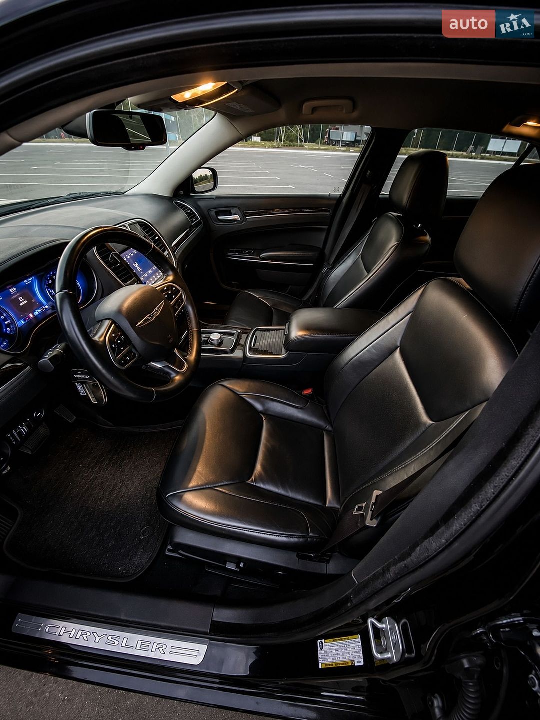 Chrysler 300C 2017 VIN 2C3CCAEG1JH168117 фото оголошення 5 з 13
