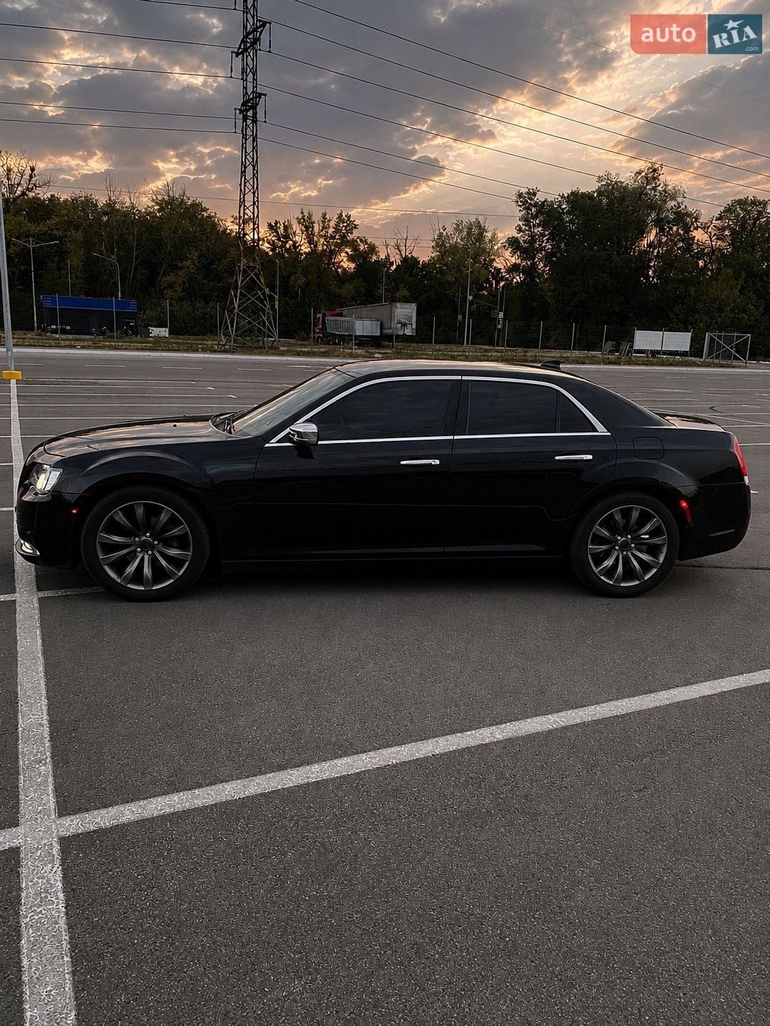 Chrysler 300C 2017 VIN 2C3CCAEG1JH168117 фото оголошення 8 з 13