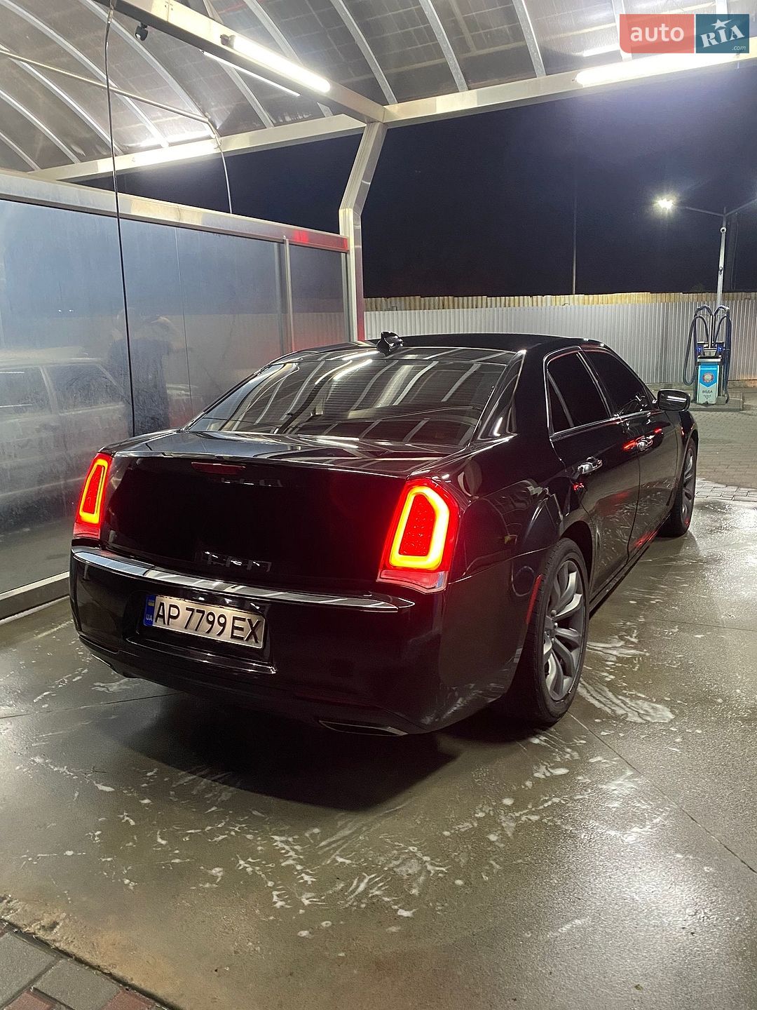Chrysler 300C 2017 VIN 2C3CCAEG1JH168117 фото оголошення 12 з 13