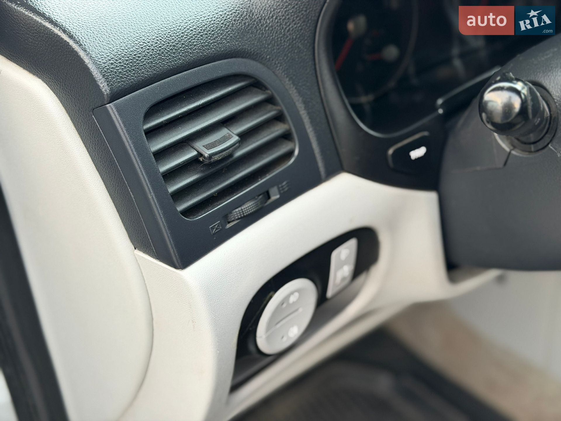 Hyundai Accent 2008 VIN Y6LCM41AP8L208303 фото оголошення 16 з 18