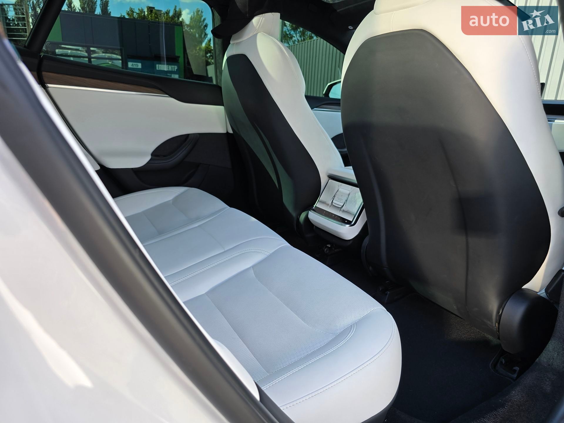 Tesla Model S 2024 VIN 5YJSA1E51RF544389 фото оголошення 8 з 25