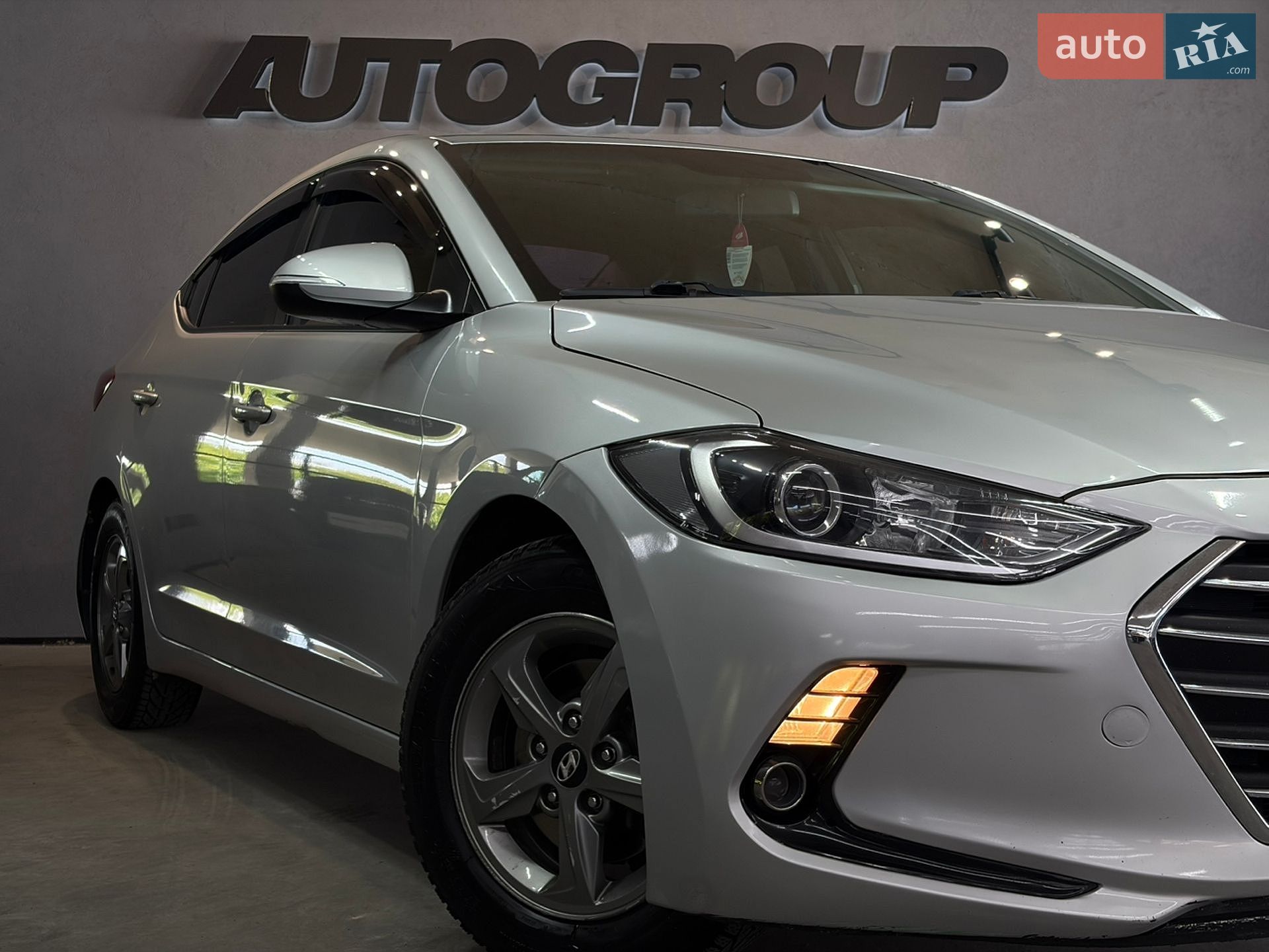 Hyundai Avante 2015 VIN KMHD641LBGU028449 фото оголошення 2 з 20