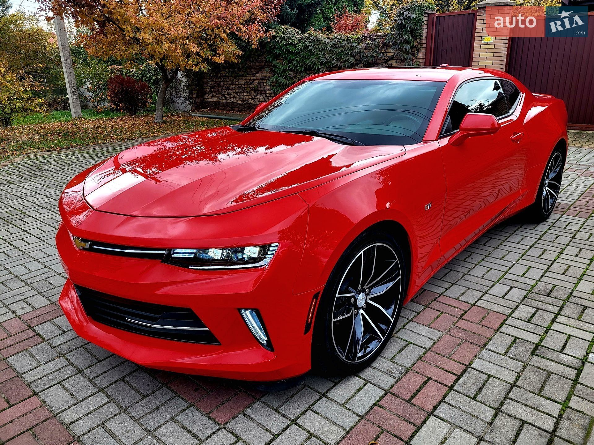 Chevrolet Camaro 2016 VIN 1G1FB1RS1H0121574 фото оголошення 2 з 29