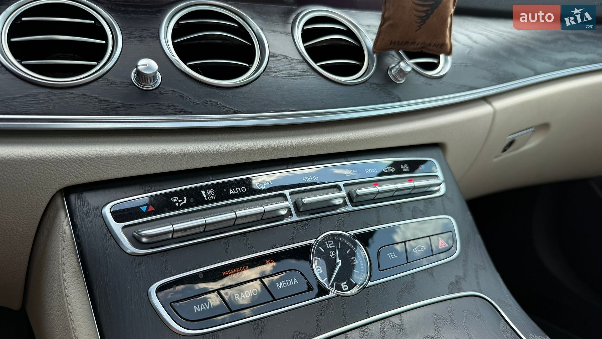 Mercedes-Benz E-Class 2019 VIN WDDZF8EB5LA718839 фото оголошення 24 з 38