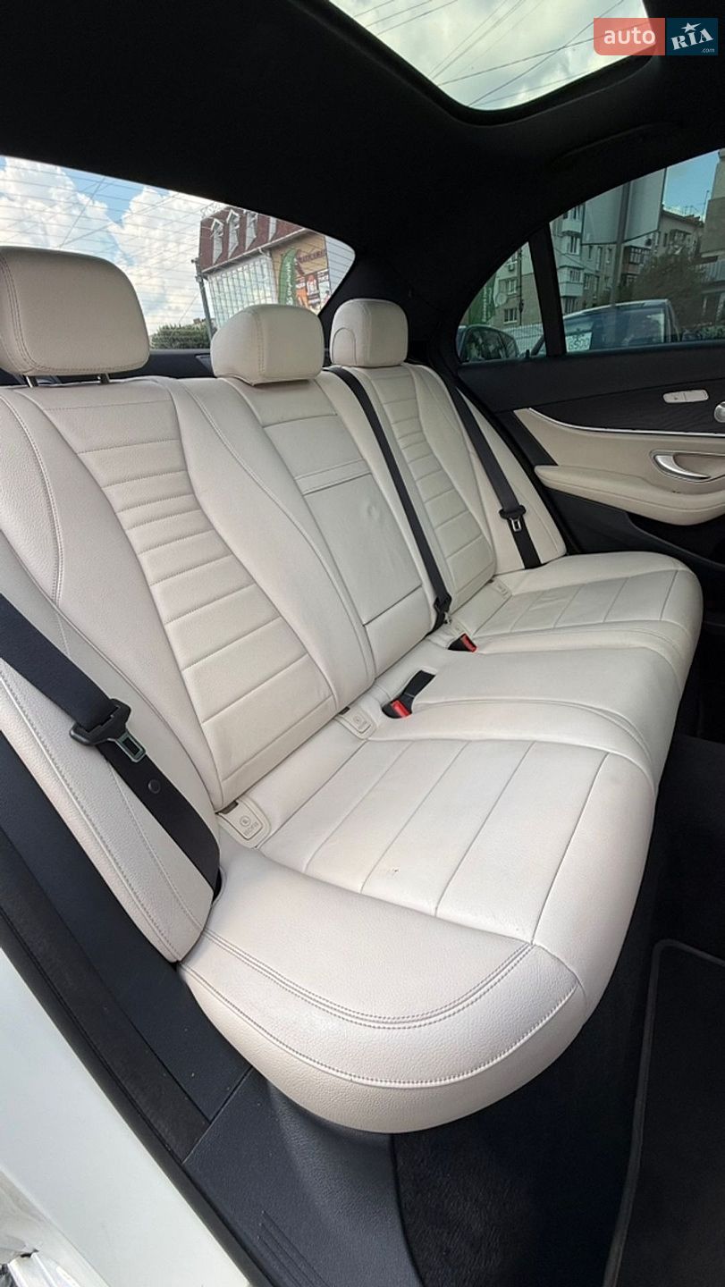 Mercedes-Benz E-Class 2019 VIN WDDZF8EB5LA718839 фото оголошення 32 з 38