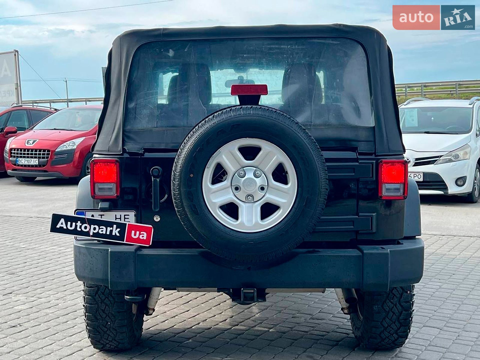 Jeep Wrangler 2017 VIN 1C4AJWAG2HL680381 фото оголошення 7 з 31