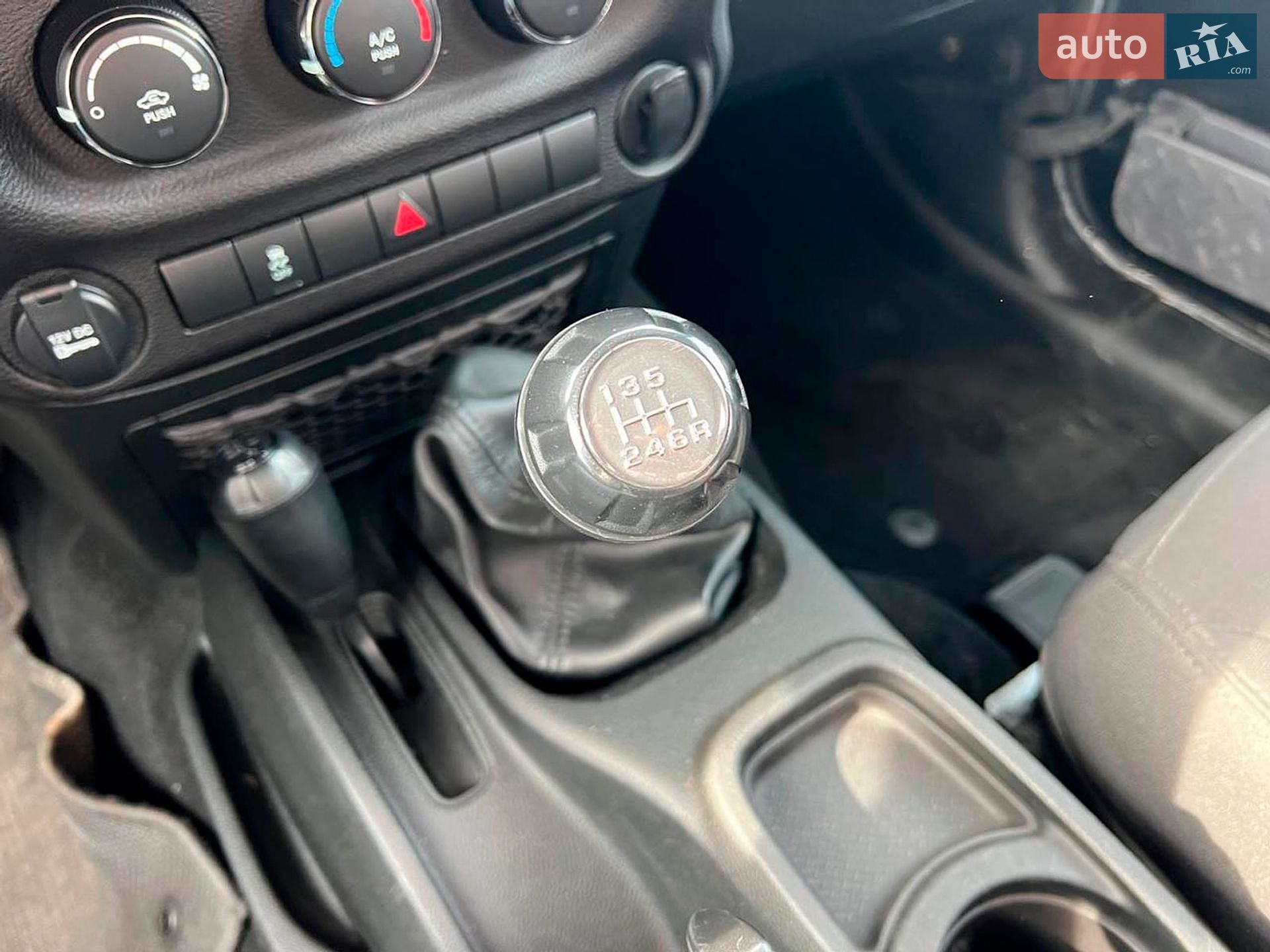 Jeep Wrangler 2017 VIN 1C4AJWAG2HL680381 фото оголошення 27 з 31