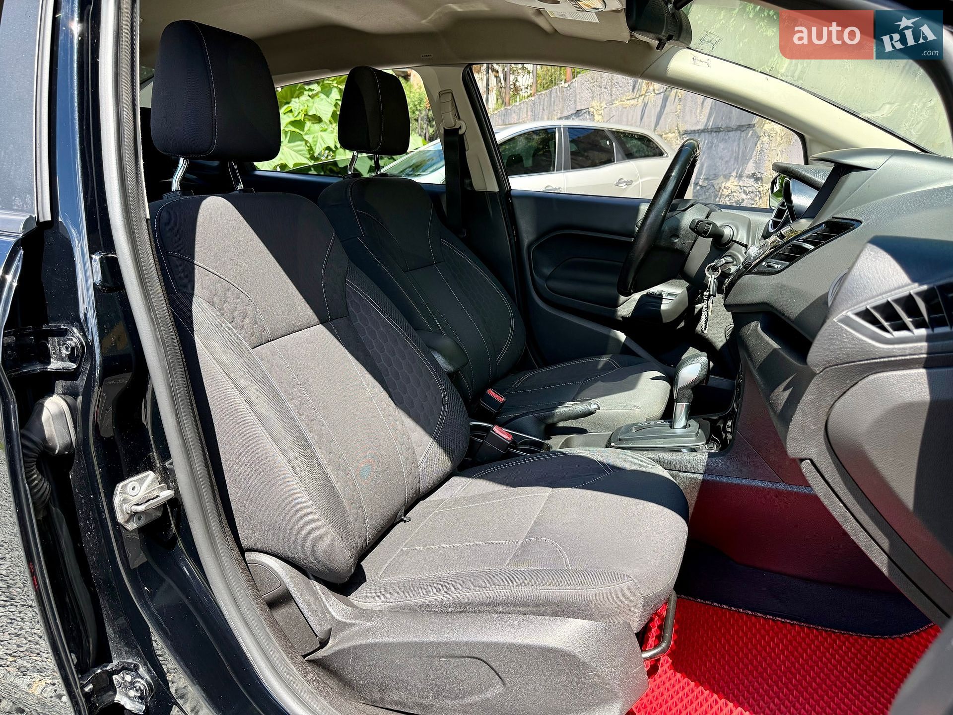 Ford Fiesta 2019 VIN 3FADP4BJ3KM123680 фото оголошення 9 з 20
