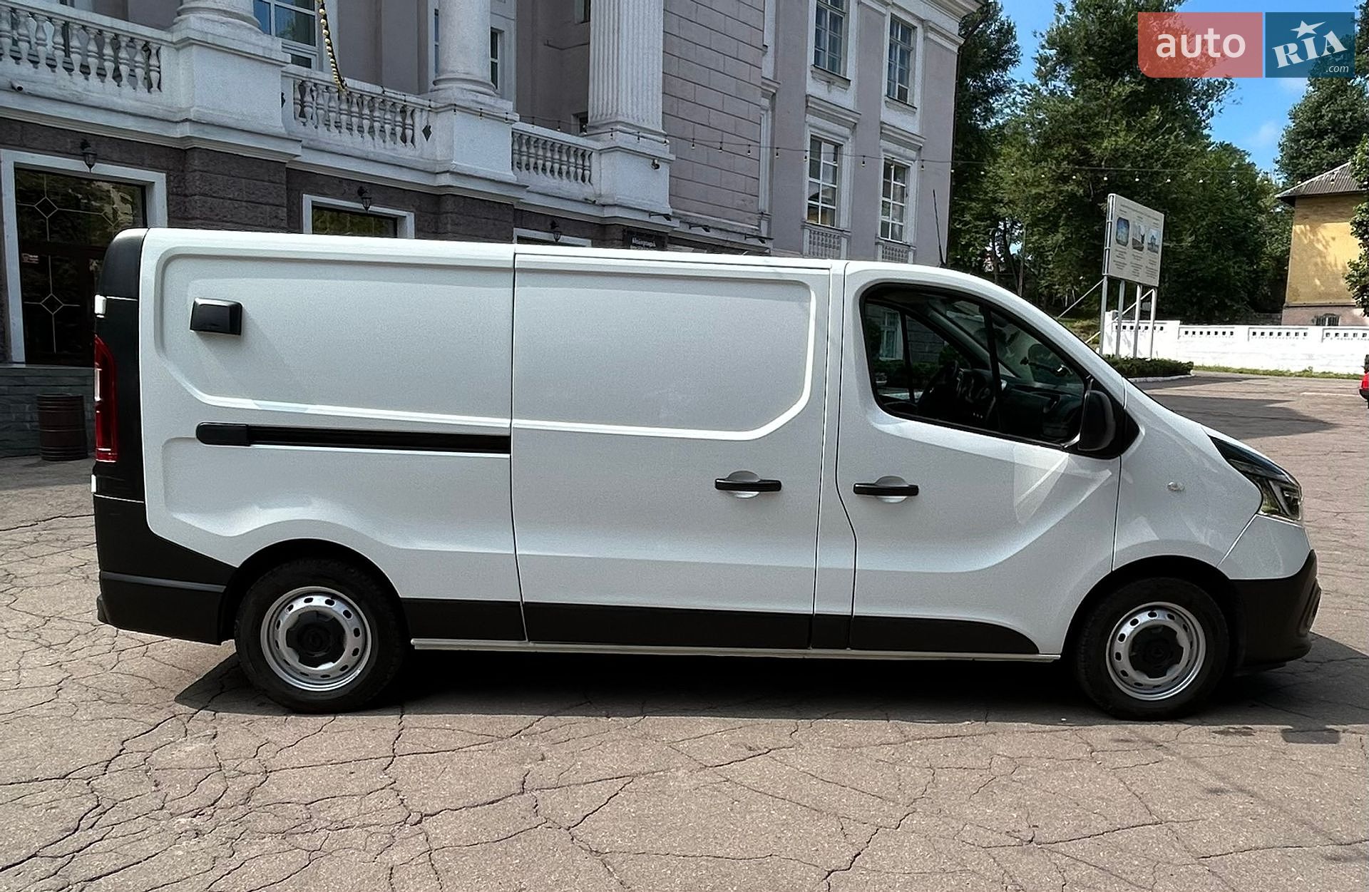 Renault Trafic 2021 VIN VF1FL000368442362 фото оголошення 8 з 24