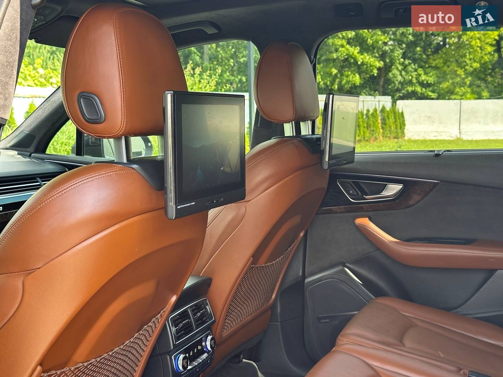 Audi Q7 2016 VIN WA1VAAF77HD016935 фото оголошення 24 з 32