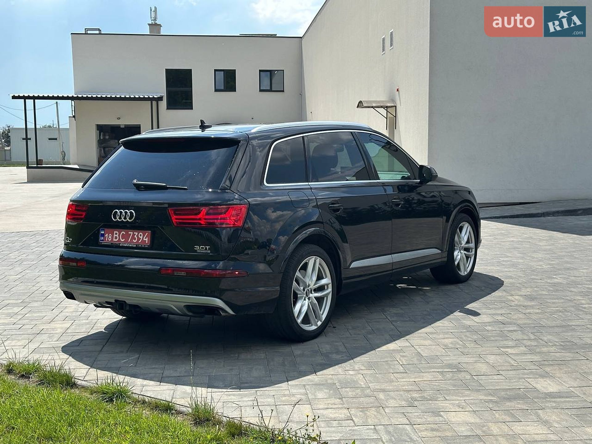 Audi Q7 2016 VIN WA1VAAF77HD016935 фото оголошення 4 з 32