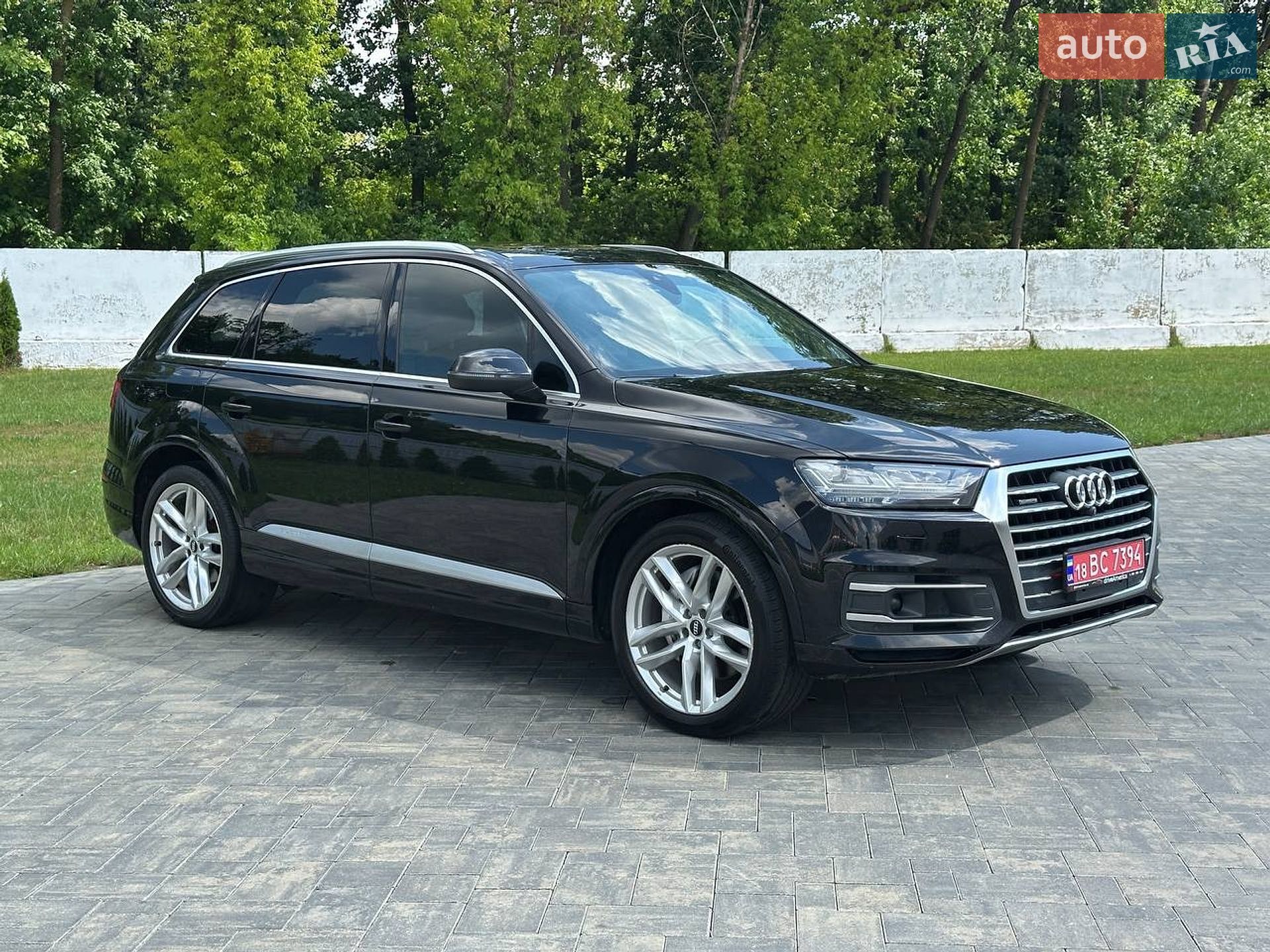 Audi Q7 2016 VIN WA1VAAF77HD016935 фото оголошення 3 з 32