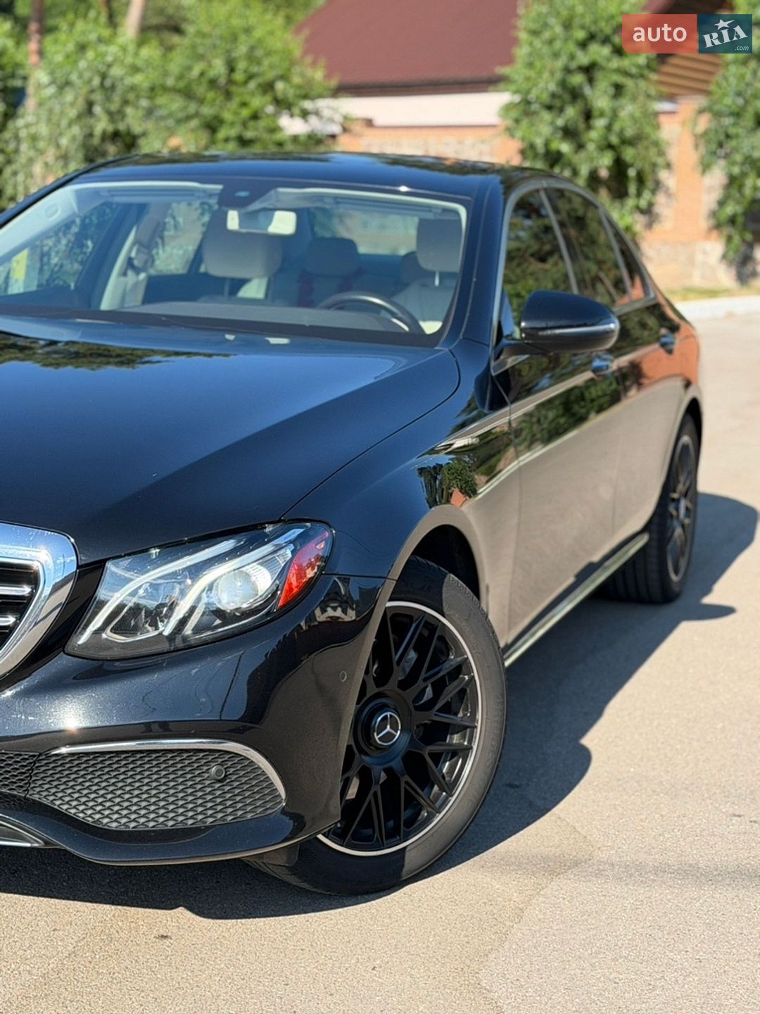 Mercedes-Benz E-Class 2018 VIN WDDZF4JB6JA465140 фото оголошення 10 з 13