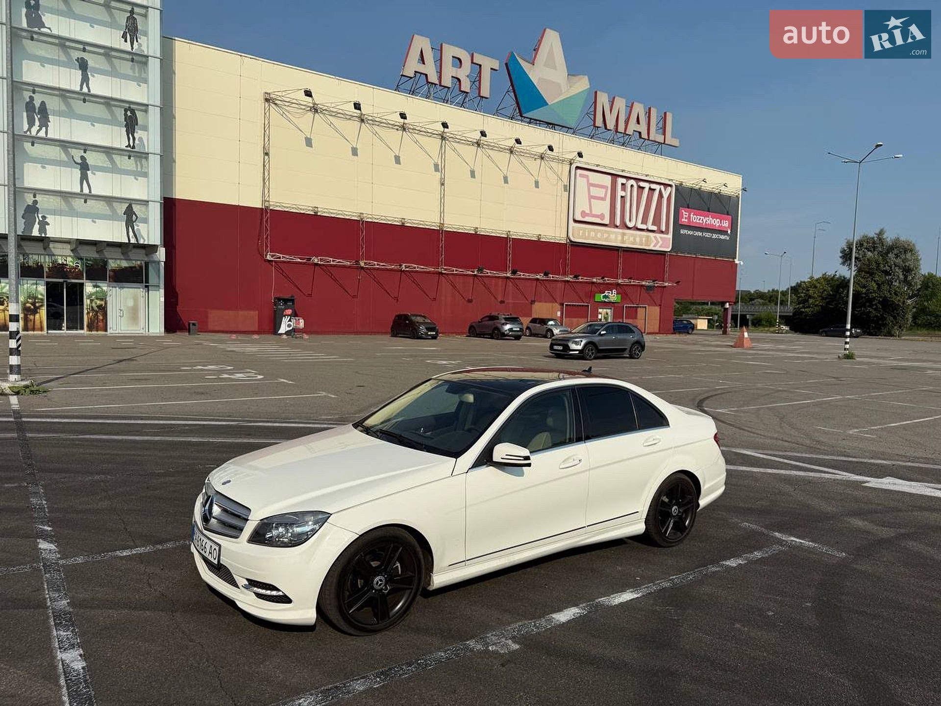 Mercedes-Benz C-Class 2010 VIN WDDGF8BB8BR140814 фото оголошення 3 з 34