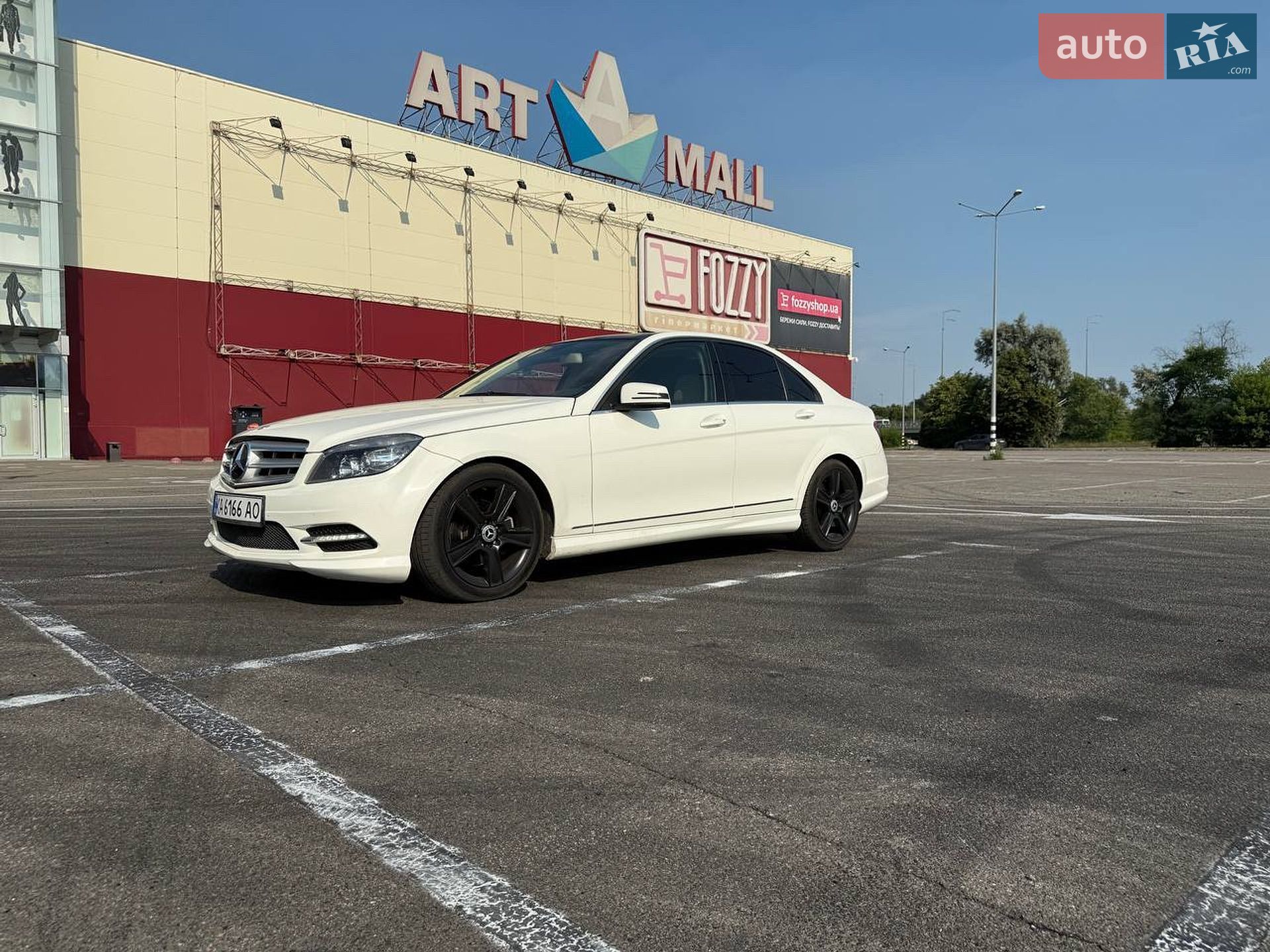 Mercedes-Benz C-Class 2010 VIN WDDGF8BB8BR140814 фото оголошення 2 з 34
