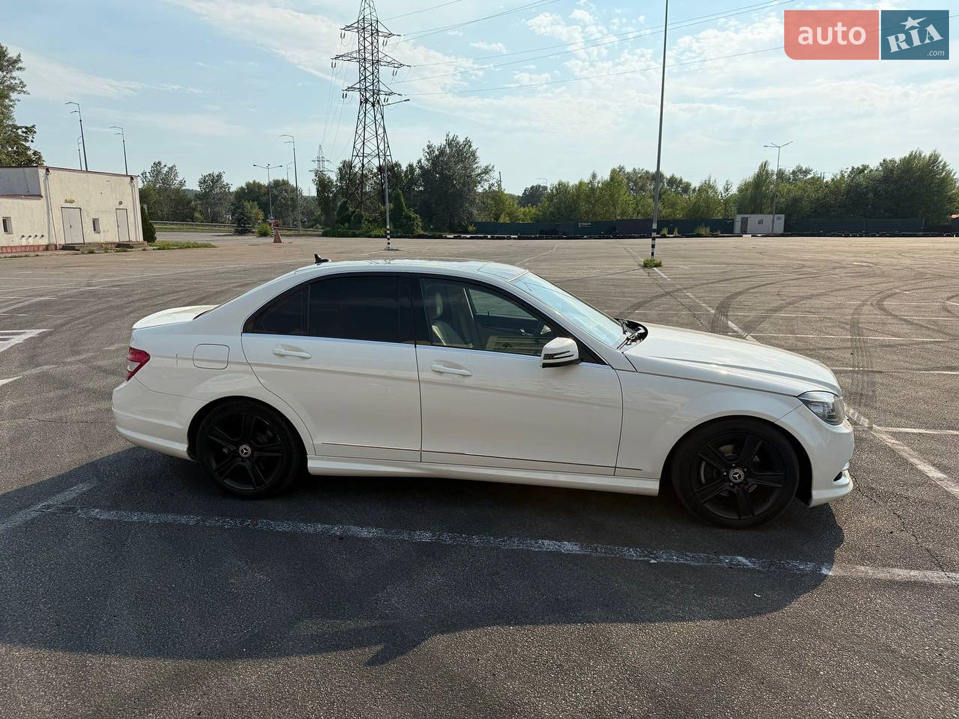Mercedes-Benz C-Class 2010 VIN WDDGF8BB8BR140814 фото оголошення 6 з 34