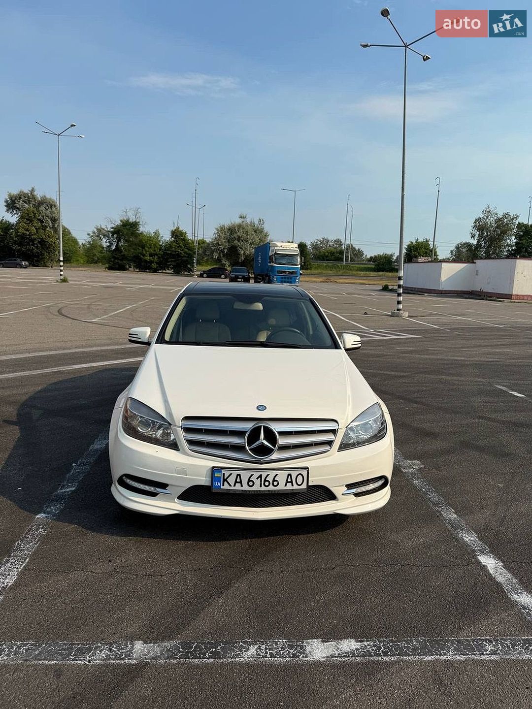 Mercedes-Benz C-Class 2010 VIN WDDGF8BB8BR140814 фото оголошення 11 з 34