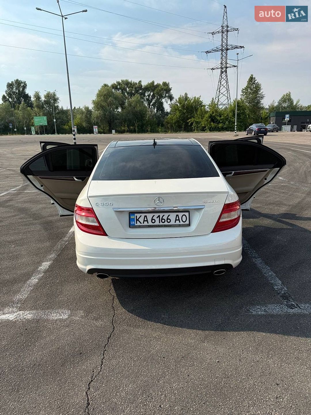 Mercedes-Benz C-Class 2010 VIN WDDGF8BB8BR140814 фото оголошення 9 з 34