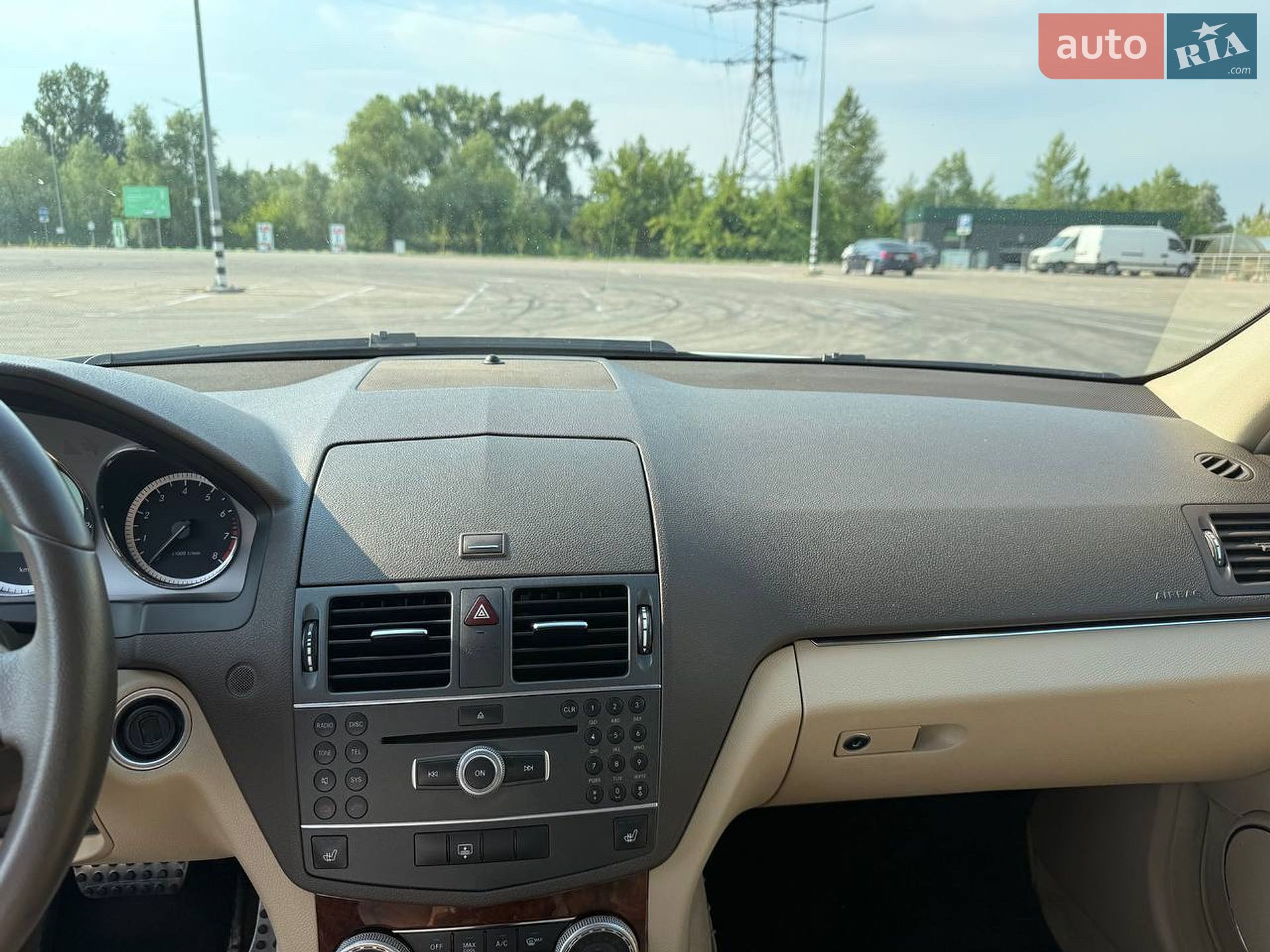 Mercedes-Benz C-Class 2010 VIN WDDGF8BB8BR140814 фото оголошення 17 з 34
