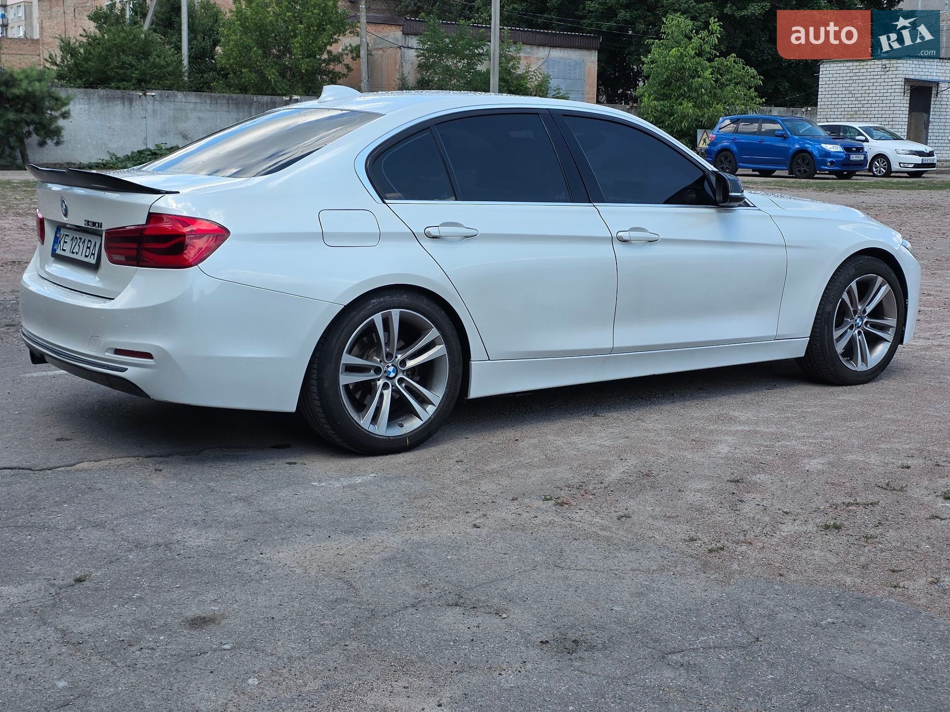 BMW 3 Series 2017 VIN WBA8B9G55JNU98121 фото оголошення 6 з 17