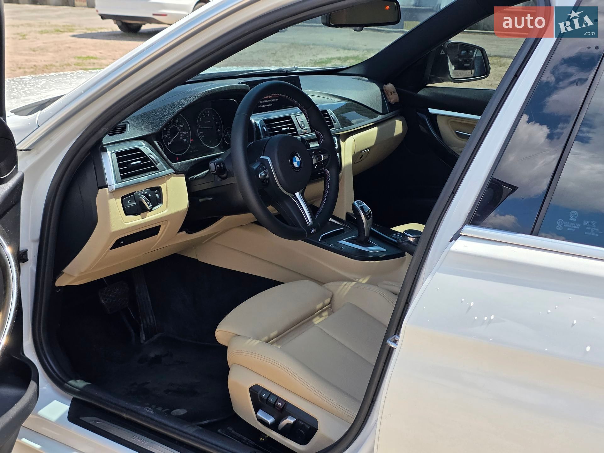 BMW 3 Series 2017 VIN WBA8B9G55JNU98121 фото оголошення 12 з 17