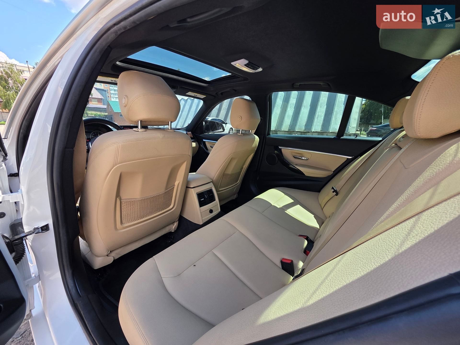 BMW 3 Series 2017 VIN WBA8B9G55JNU98121 фото оголошення 15 з 17