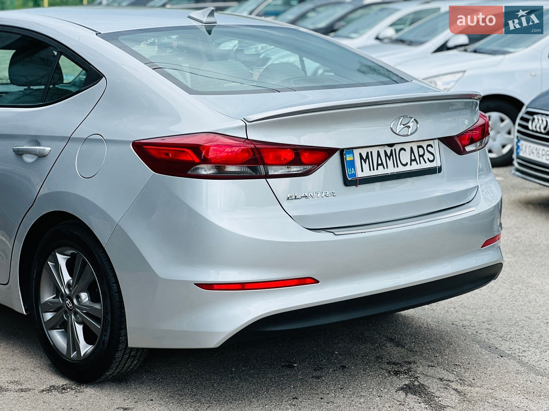 Hyundai Elantra 2017 VIN 5NPD84LF4HH130427 фото оголошення 13 з 47