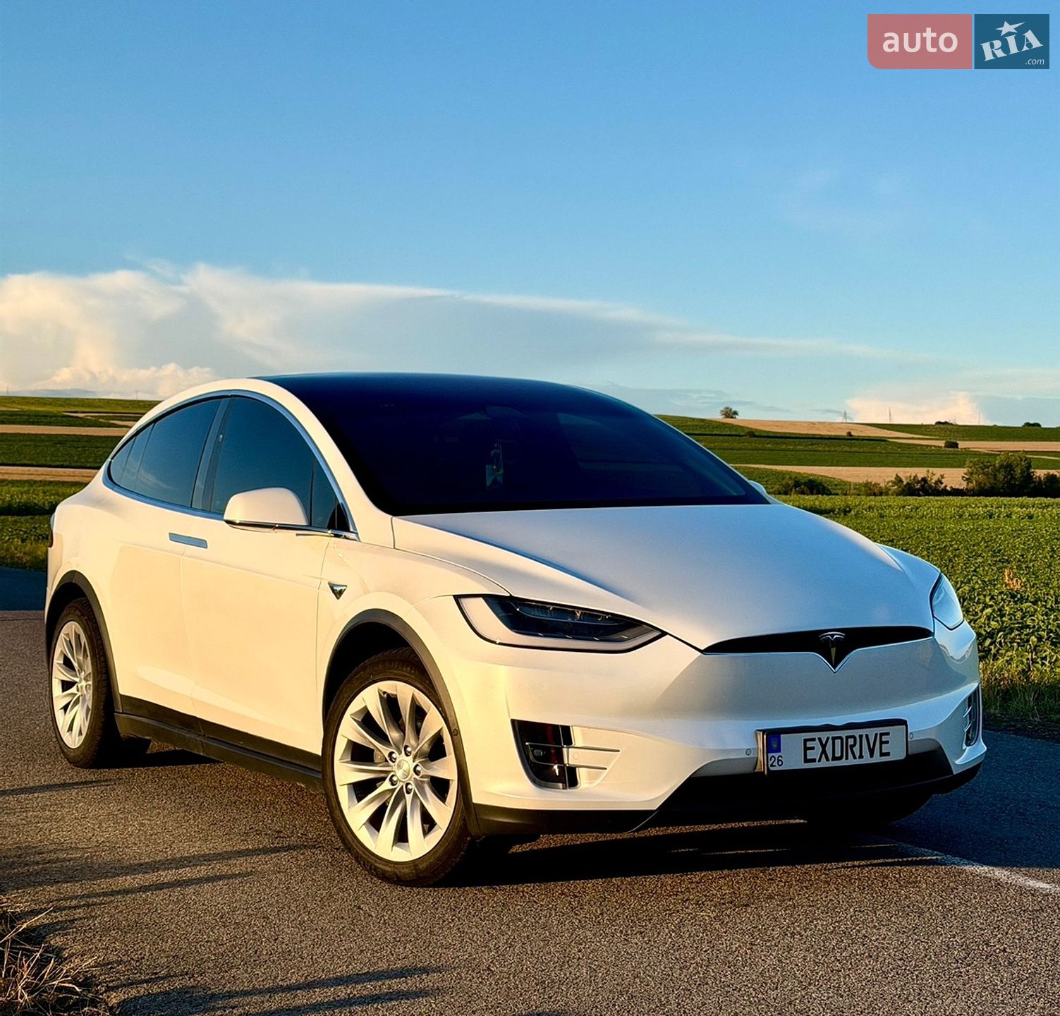 Tesla Model X 2019 VIN 5YJXCBE28LF235327 фото оголошення 4 з 38