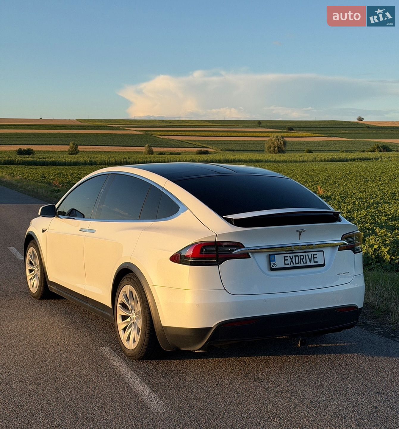 Tesla Model X 2019 VIN 5YJXCBE28LF235327 фото оголошення 19 з 38