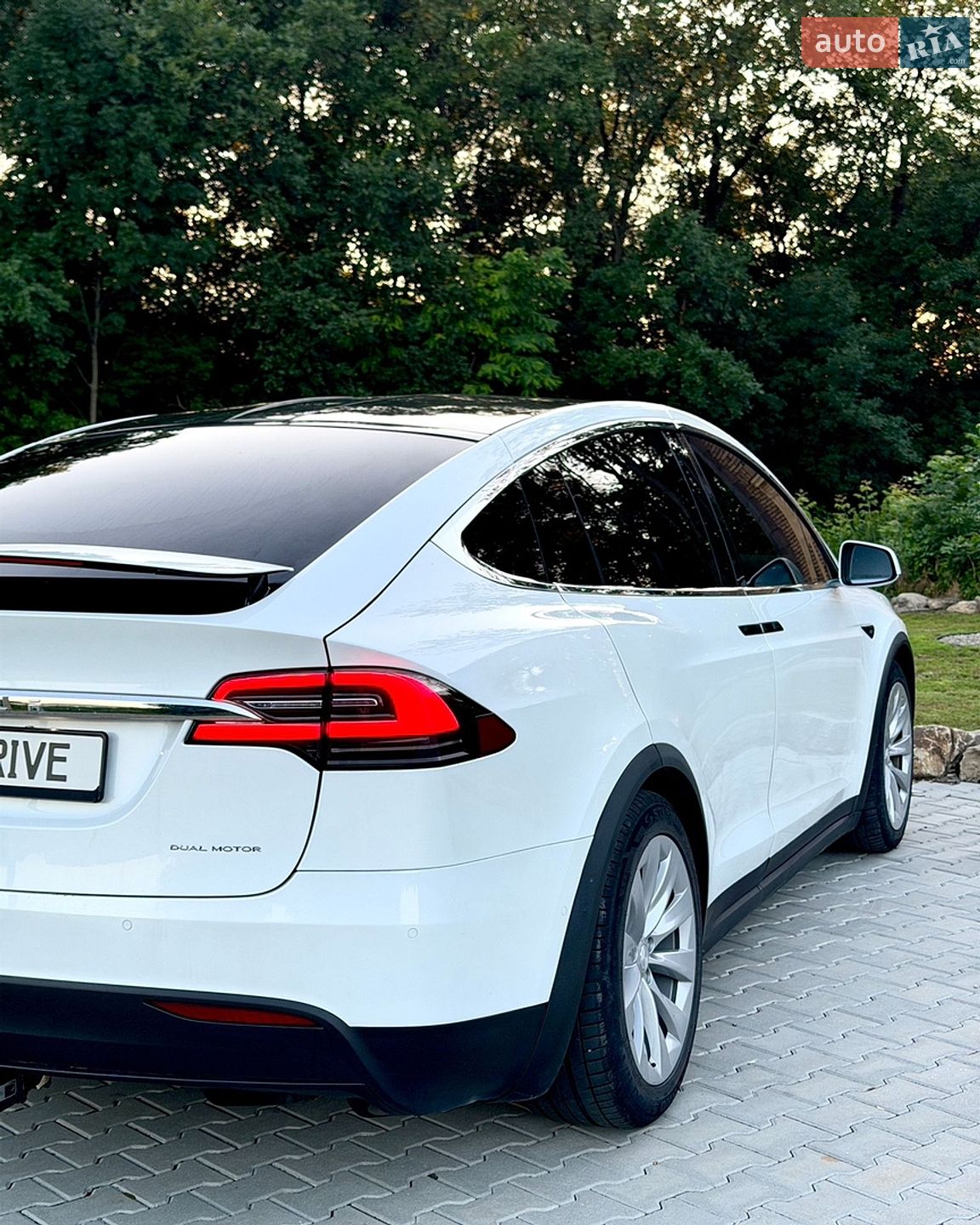 Tesla Model X 2019 VIN 5YJXCBE28LF235327 фото оголошення 20 з 38