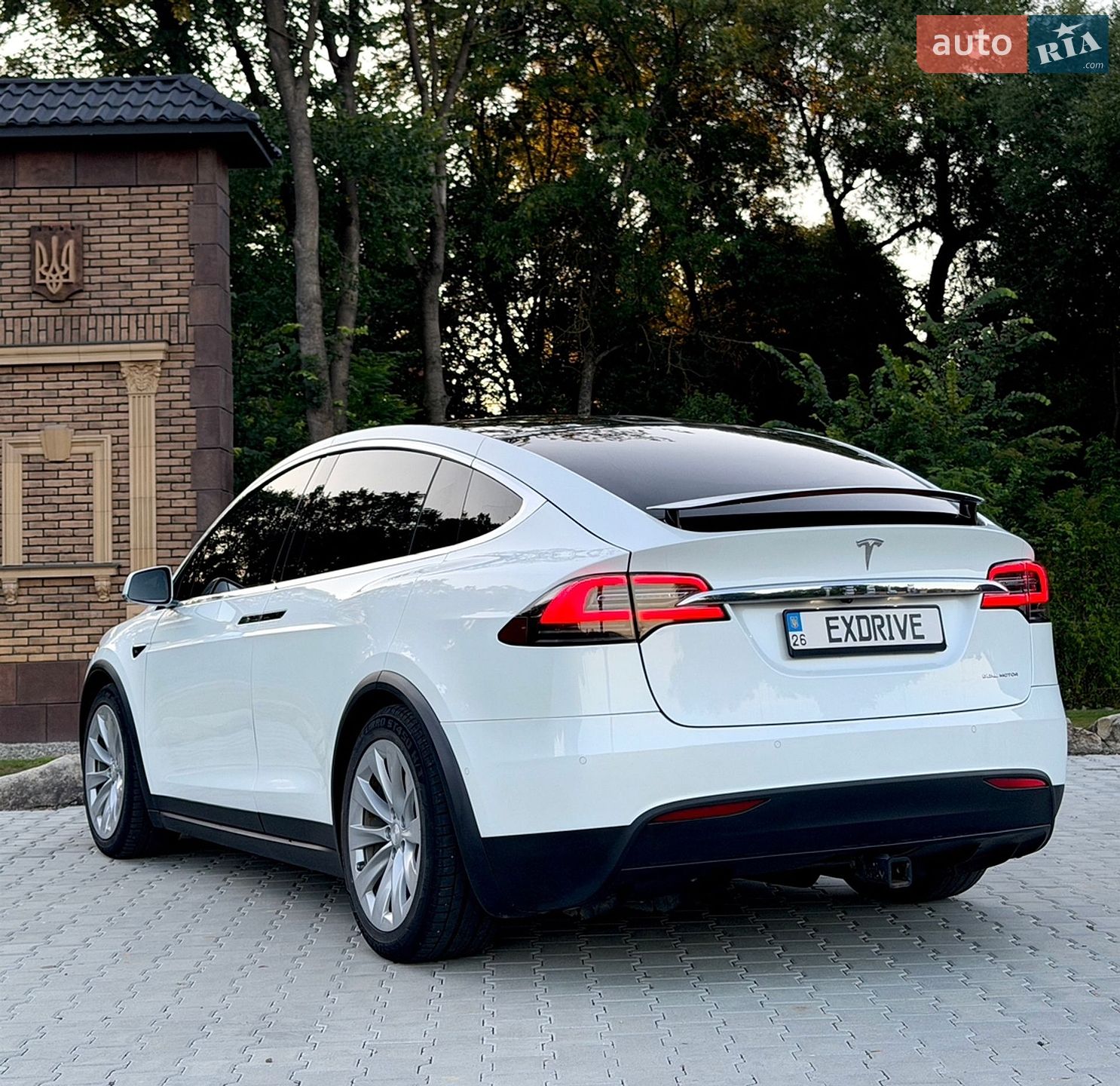 Tesla Model X 2019 VIN 5YJXCBE28LF235327 фото оголошення 23 з 38